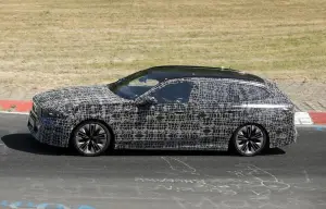BMW Serie 5 Touring 2027 - Foto spia 04-09-2026 - 4
