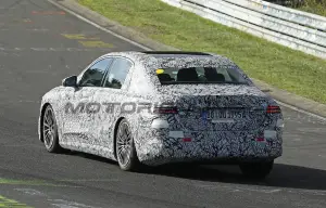 Mercedes Classe E elettrica - Foto spia 08-09-2026