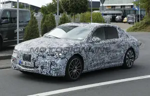Mercedes Classe E elettrica - Foto spia 08-09-2026