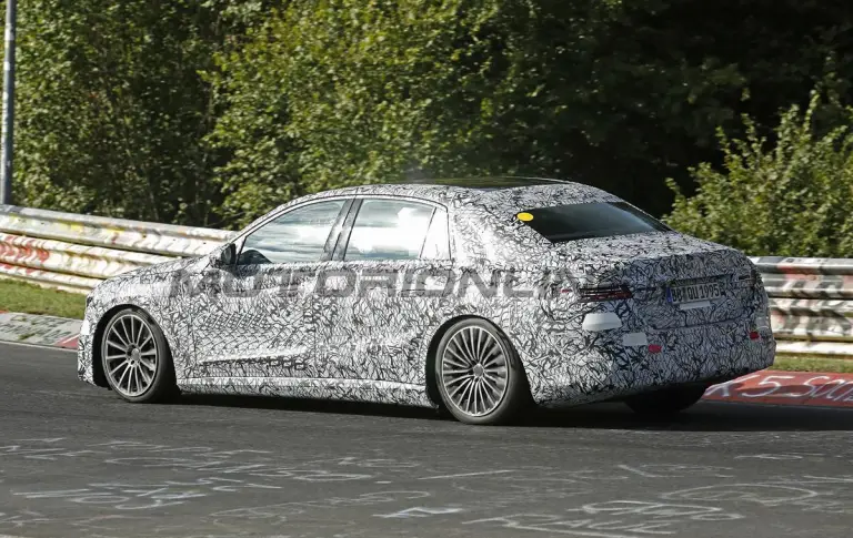 Mercedes Classe E elettrica - Foto spia 08-09-2026 - 12