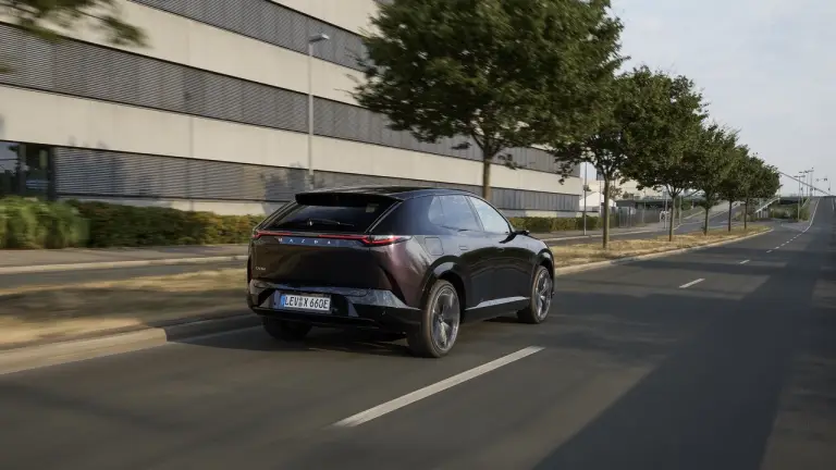 Mazda CX-6e 2026 - Prova Dusseldorf - 6