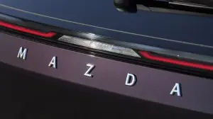 Mazda CX-6e 2026 - Prova Dusseldorf