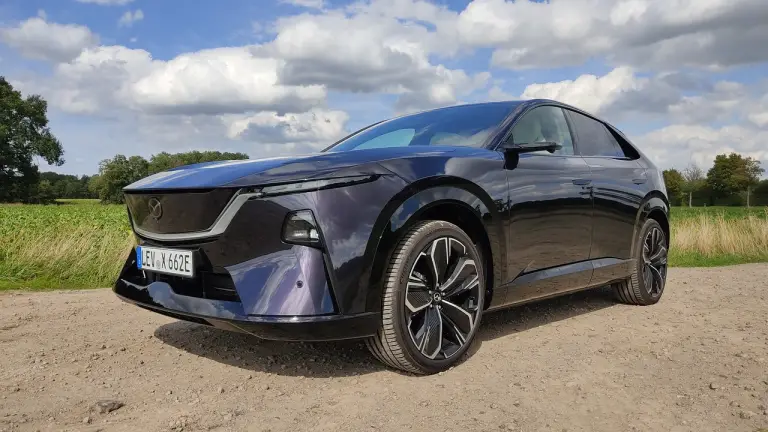 Mazda CX-6e 2026 - Prova Dusseldorf - 15