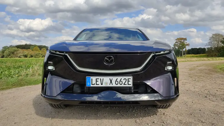 Mazda CX-6e 2026 - Prova Dusseldorf - 9