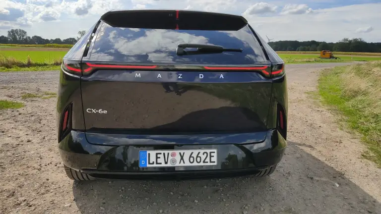 Mazda CX-6e 2026 - Prova Dusseldorf - 18