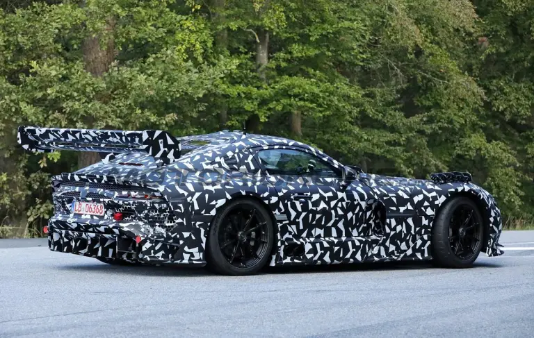 Mercedes-AMG GT Black Series 2027 - Foto spia 15-09-2026 - 9