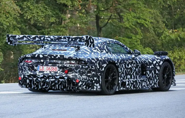Mercedes-AMG GT Black Series 2027 - Foto spia 15-09-2026 - 12
