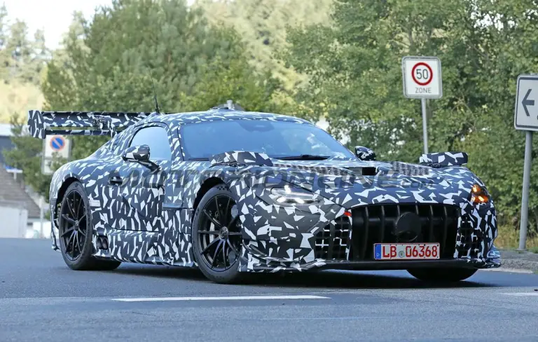 Mercedes-AMG GT Black Series 2027 - Foto spia 15-09-2026 - 7