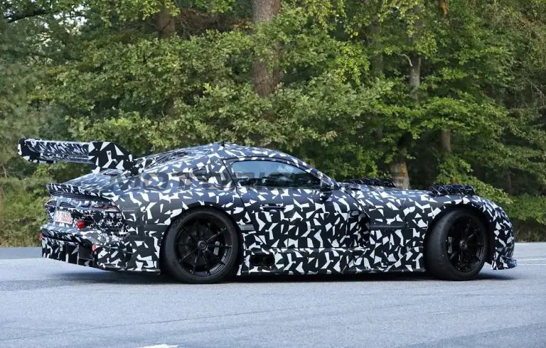 Mercedes-AMG GT Black Series 2027 - Foto spia 15-09-2026 - 6