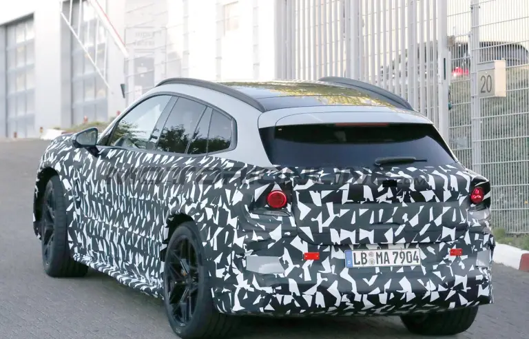 Mercedes-AMG SUV - Foto spia 16-09-2026 - 9