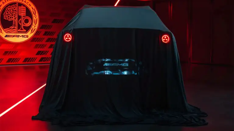 Mercedes-AMG SUV - Teaser - 3