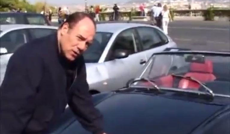 La Fiat Dino e Carlo Verdone: un grande amore ritrovato molti anni dopo La Fiat Dino e Carlo Verdone: un grande amore ritrovato molti anni dopo