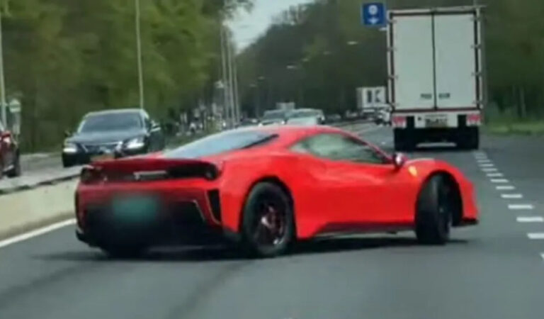 Olanda: incredibile incidente per una Ferrari 488 Pista (VIDEO) Olanda: incredibile incidente per una Ferrari 488 Pista (VIDEO)