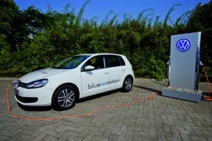 2014 Volkswagen Golf blue-e-motion