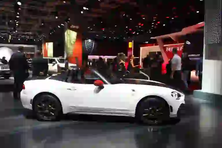 Abarth 124 Spider - Salone di Parigi 2016 - 3