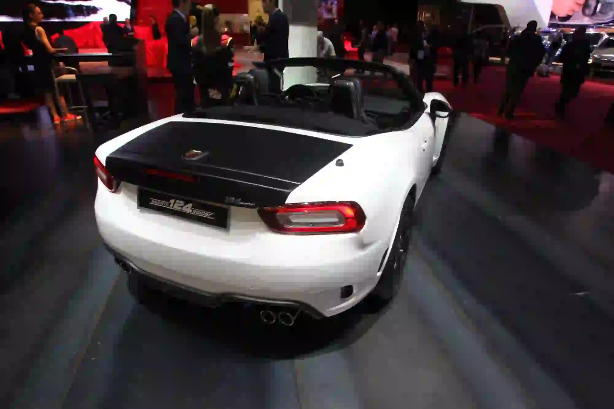 Abarth 124 Spider - Salone di Parigi 2016 - 5
