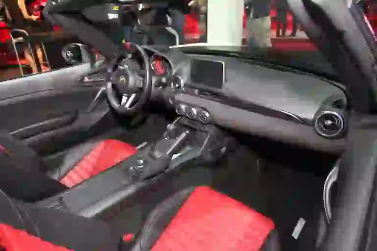 Abarth 124 Spider - Salone di Parigi 2016 - 9