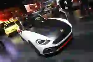 Abarth 124 Spider - Salone di Parigi 2016 - 11