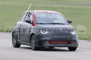 Abarth 500 Elettrica - Foto Spia 03-11-2022 - 8