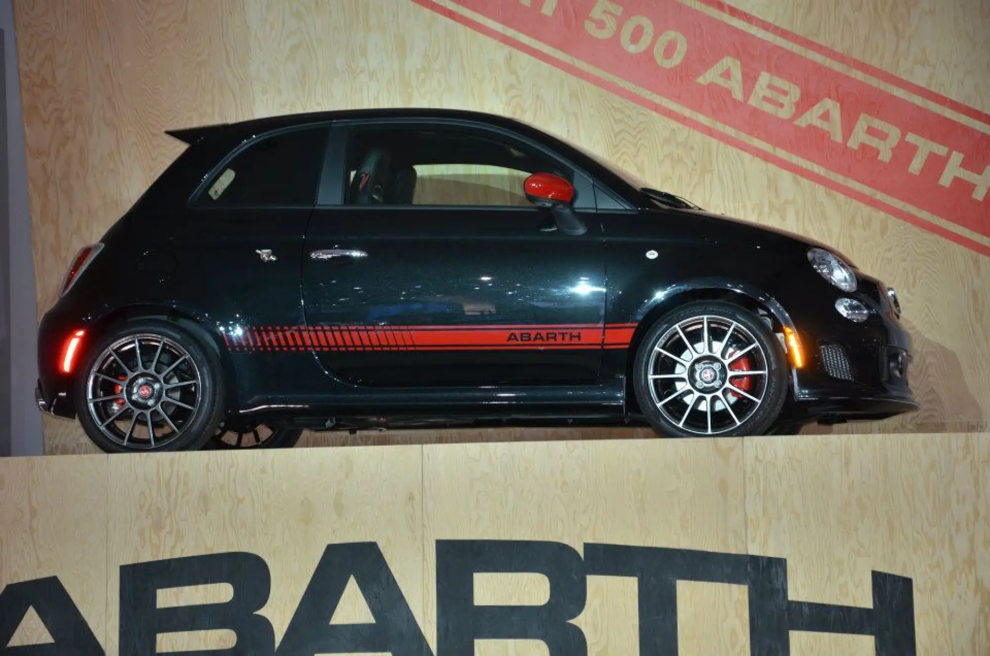 Abarth 500 - Los Angeles 2011 - 28