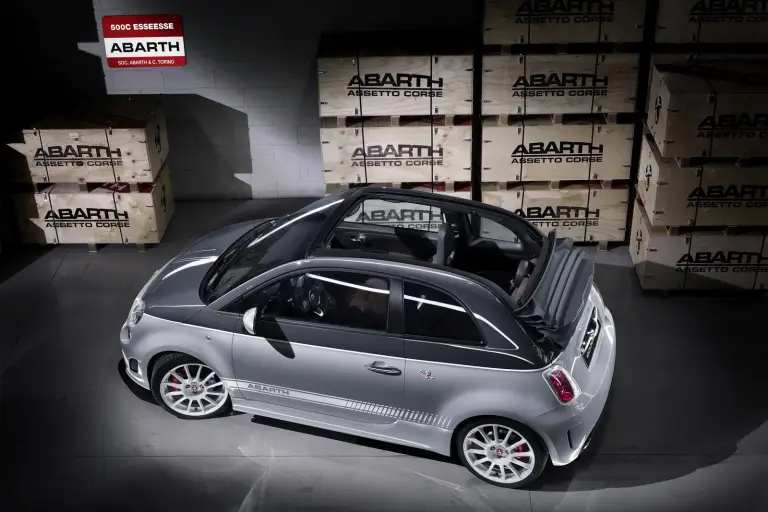 Abarth 500C Esseesse al Salone di Parigi 2010 - 2