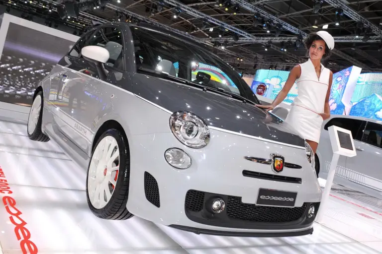 Abarth 500C Esseesse al Salone di Parigi 2010 - 3