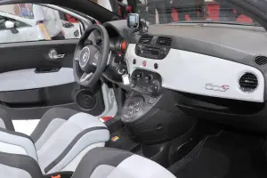 Abarth 500C Esseesse al Salone di Parigi 2010 - 7