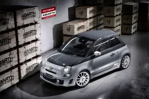 Abarth 500C Esseesse al Salone di Parigi 2010 - 10