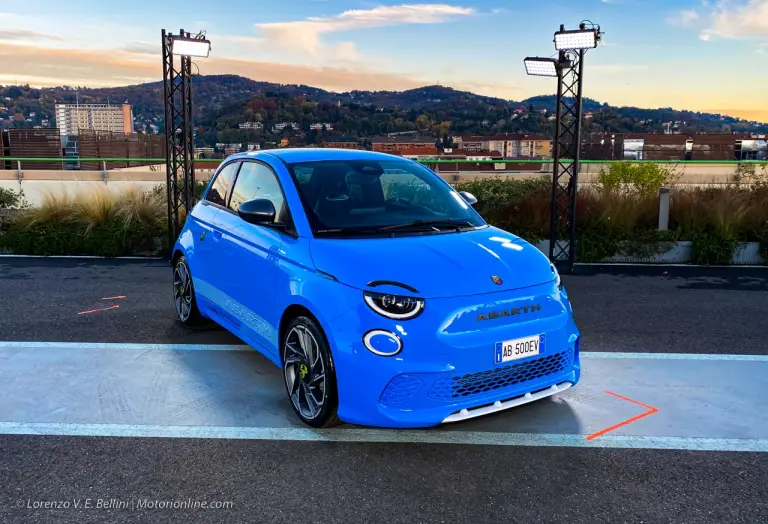 Abarth 500e - Foto dal vivo - 15