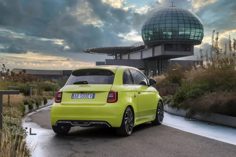 Abarth 500e - 15