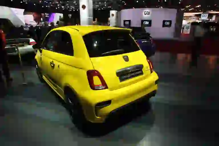 Abarth 595 Competizione - Salone di Parigi 2016 - 1