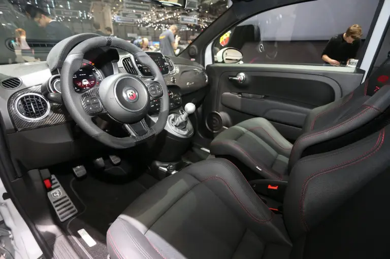 Abarth 595 Esseesse - Salone di Ginevra 2019 - 10