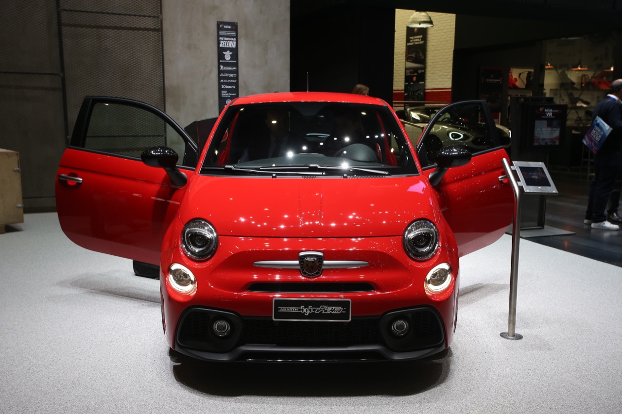Abarth 595 Pista Foto Live - Salone di Ginevra 2017