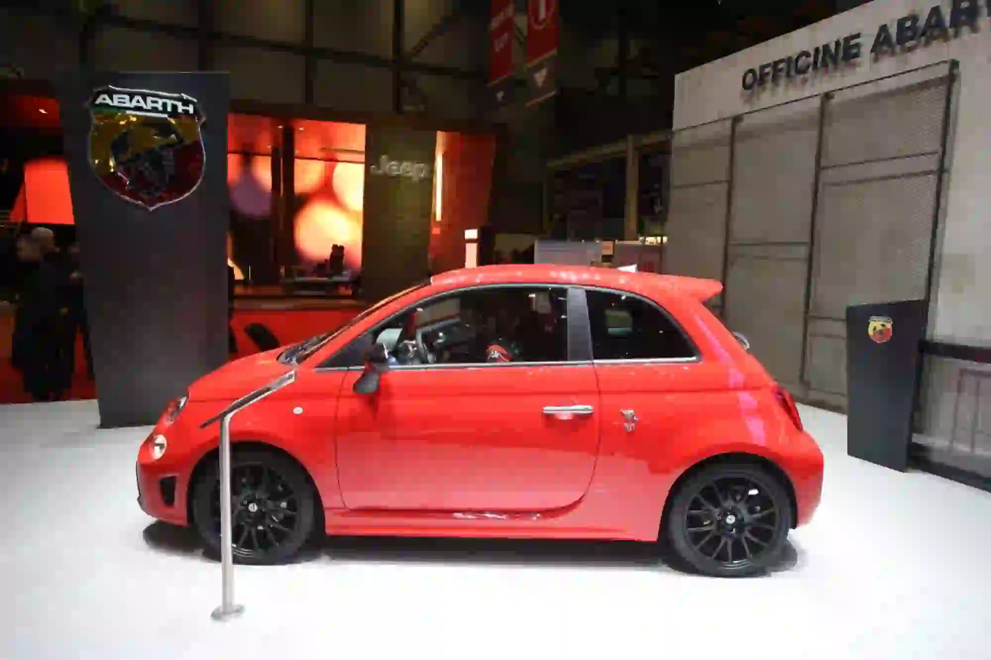 Abarth 595 Pista Foto Live - Salone di Ginevra 2017 - 6