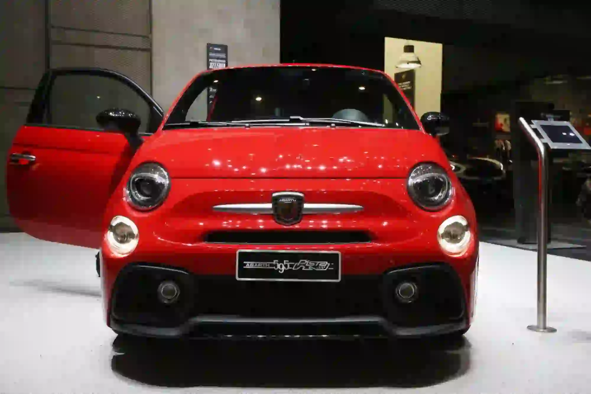 Abarth 595 Pista Foto Live - Salone di Ginevra 2017 - 8