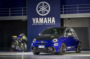 Abarth 595 Scorpioneoro e Monster Energy Yamaha