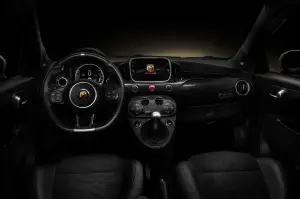 Abarth 595 Scorpioneoro e Monster Energy Yamaha