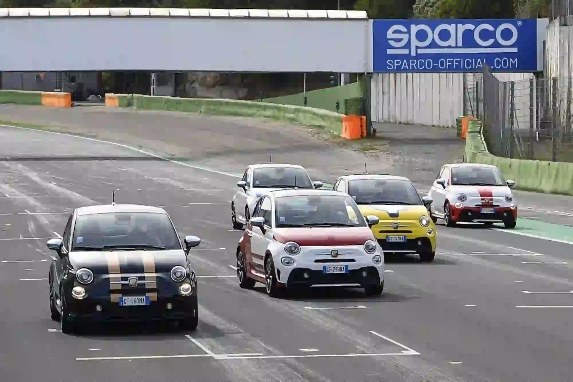Abarth 595 Turirmo K-Hertz e Fiat 500 Carlo Icon-e - Foto ufficiali - 7