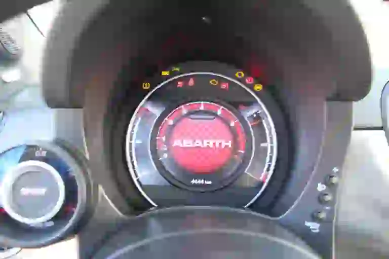 Abarth 595 Turismo: prova su strada - 55