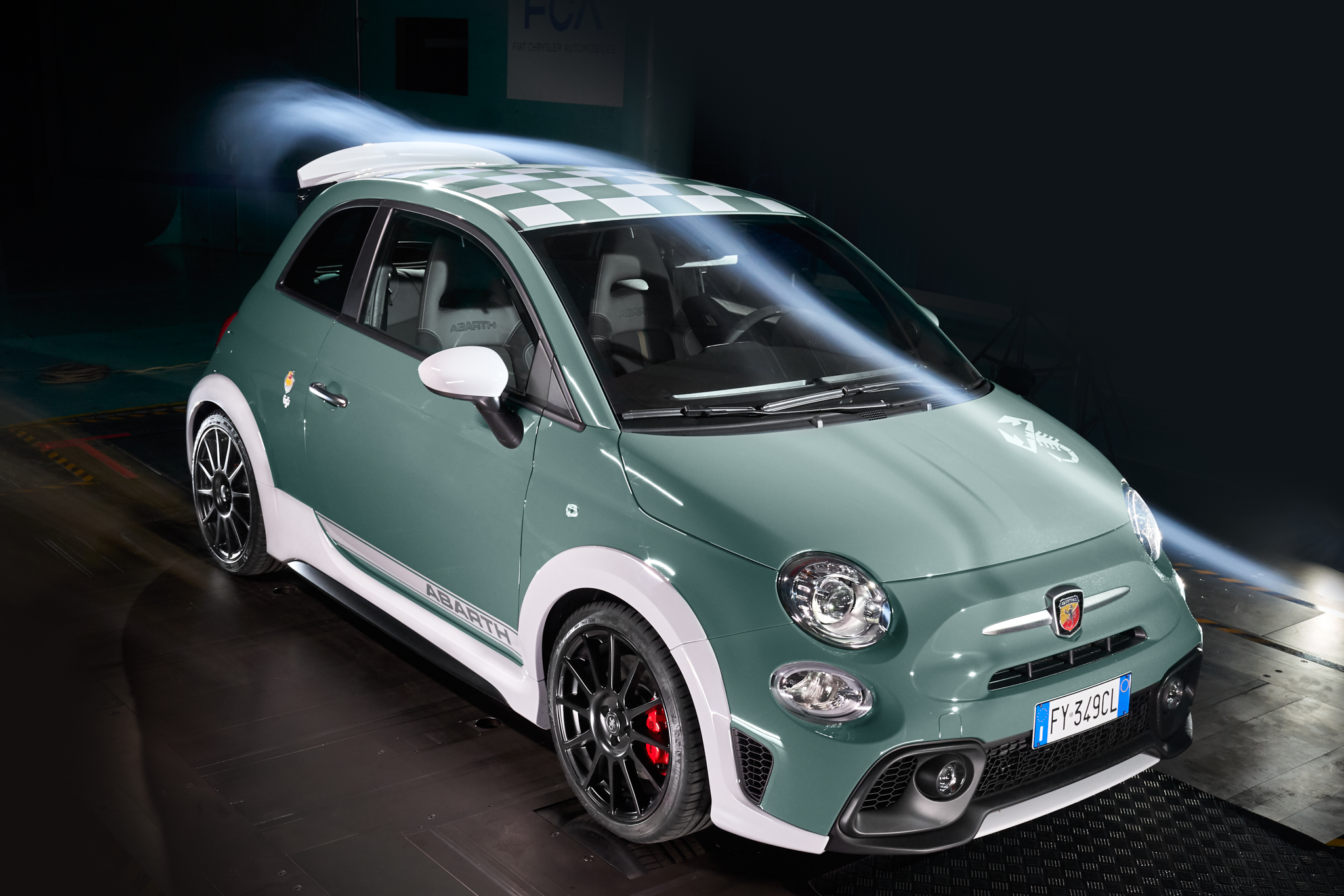 Abarth 695 70 Anniversario