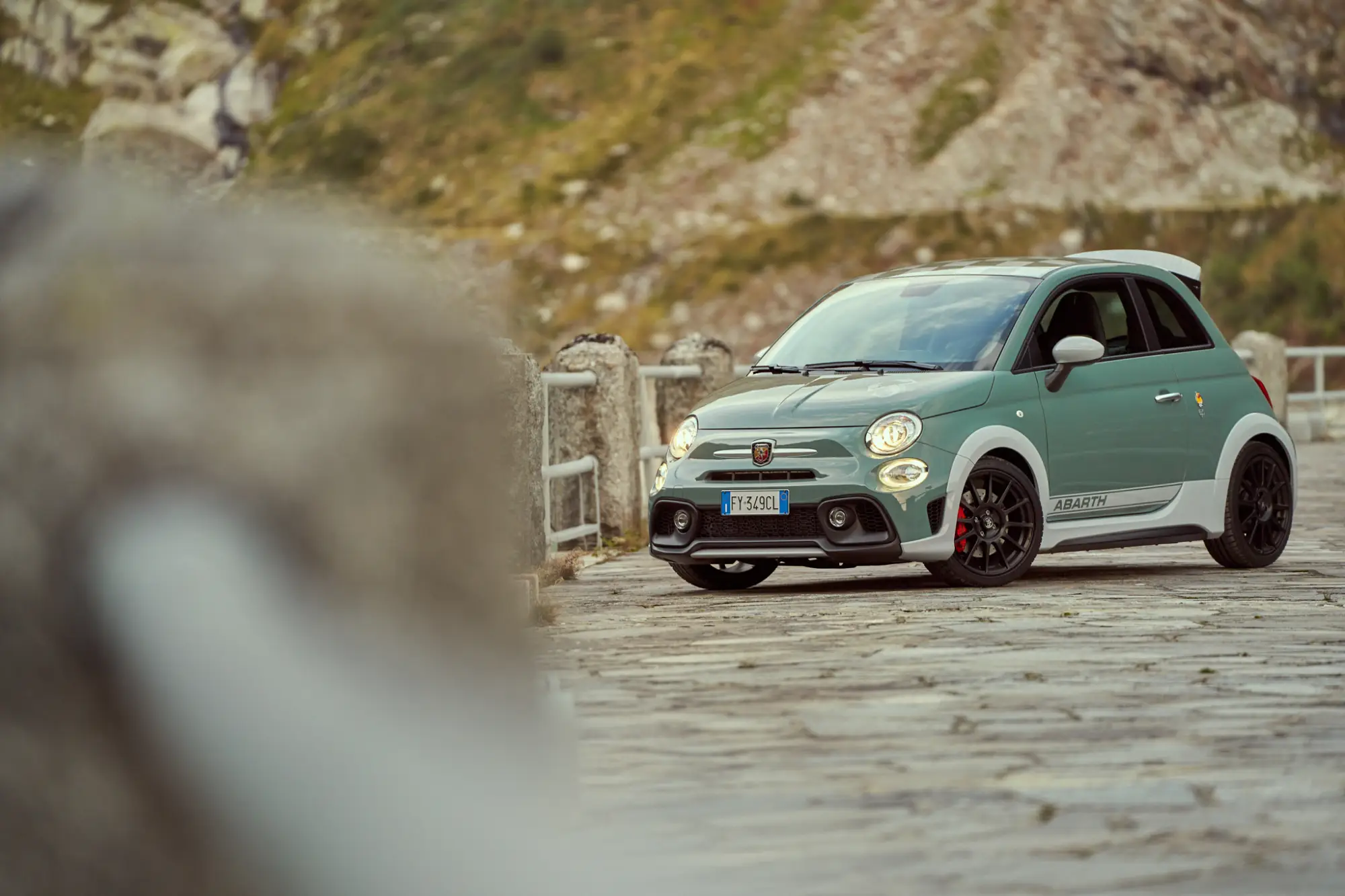 Abarth 695 70 Anniversario - 16