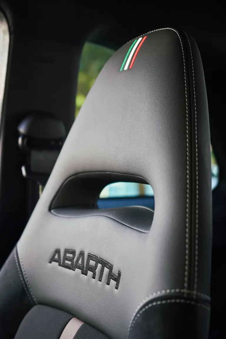 Abarth 695 70 Anniversario - 39