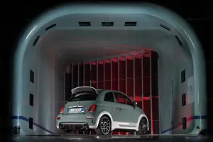 Abarth 695 70 Anniversario