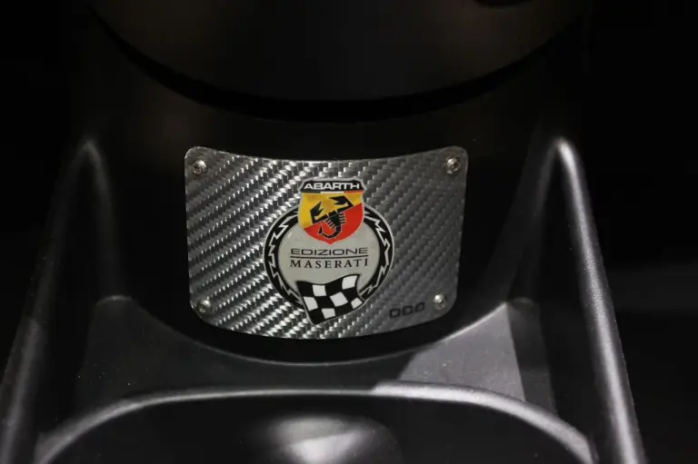 Abarth 695 Edizione Maserati - Salone di Parigi 2012 - 7