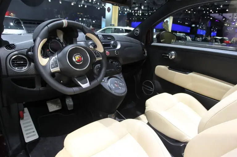 Abarth 695 Edizione Maserati - Salone di Parigi 2012 - 8