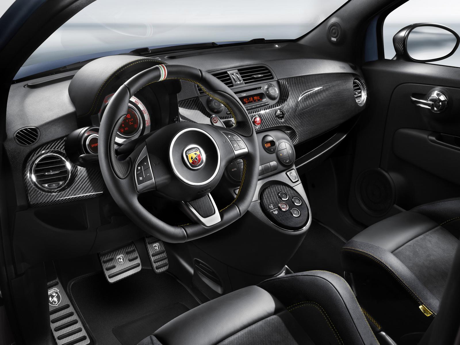Abarth 695 Fuori Serie Salone di Parigi 2012