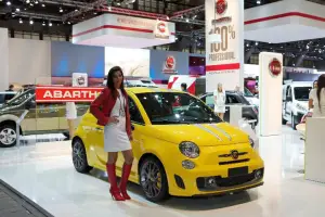 Abarth 695 Tributo Ferrari Giallo Modena