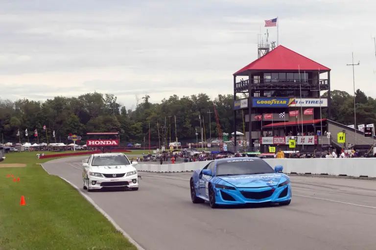 Acura NSX 2015 - 1