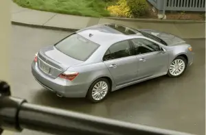 Acura RL 2011