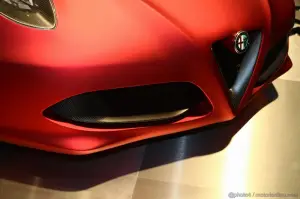 Alfa Romeo 4C Concept - 16